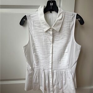 Theory White Sleeveless Collared Blouse with beautiful details